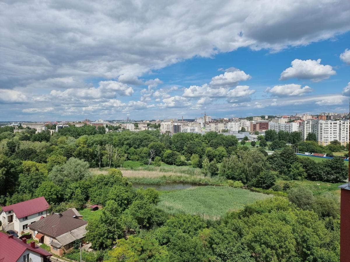 Світло Цілодобово Просторі Апартаменти Біля Гідропарку Топільче ترنوبل المظهر الخارجي الصورة